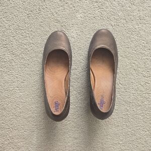 Clarks Women's Metallic Brown Flats